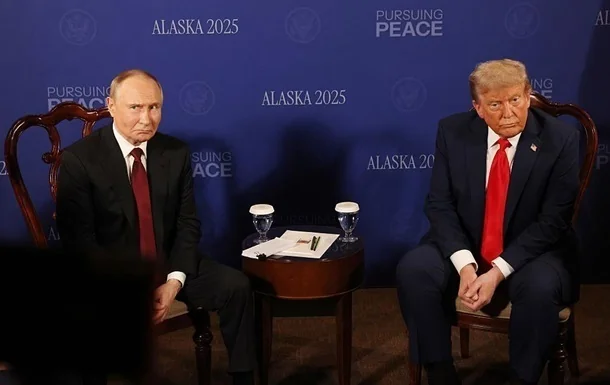 Путін і Трамп за столом переговорів угод Анкориджа, Alaska 2025 Peace
