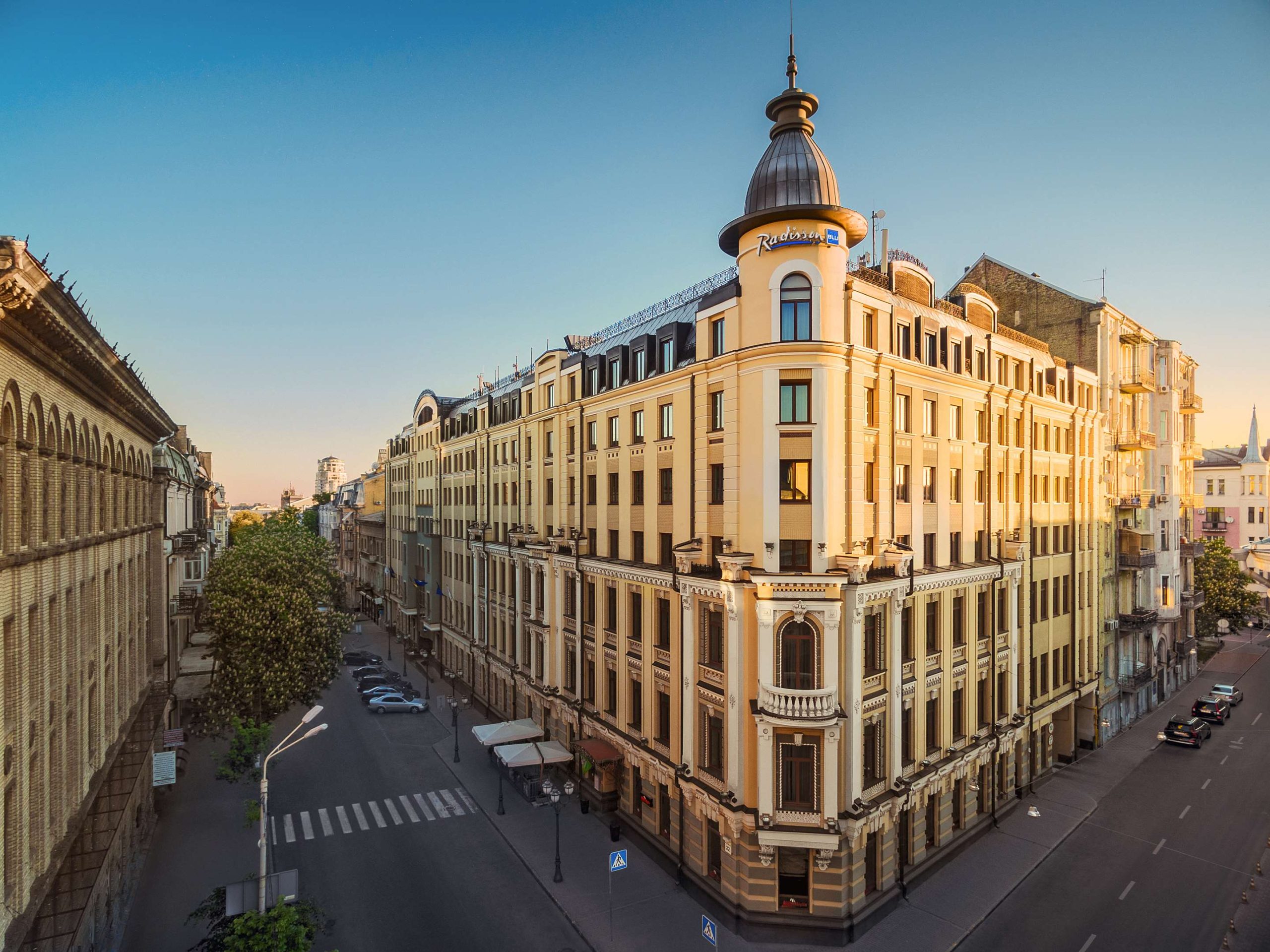 Новый Radisson в сердце Одессы: символ возвращения к жизни Radisson Hotel City Centre Odesa на Дерибасовской в центре города