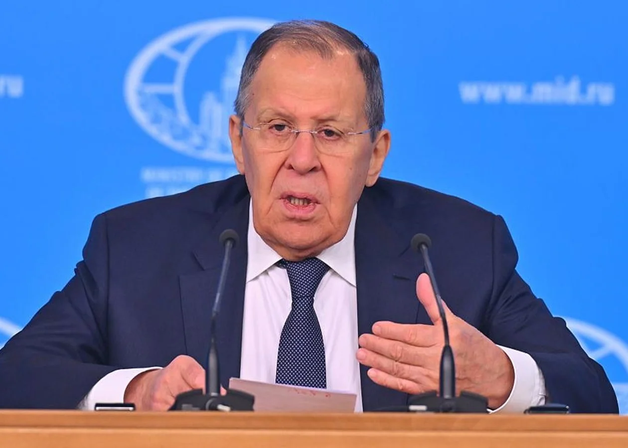 Сергій Лавров виступає щодо ультиматуму Європи про Україну