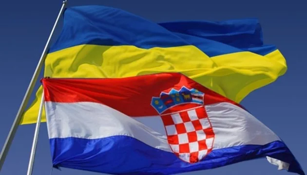 Хорватия для украинцев: реальные плюсы и минусы жизни Флаги Украины и Хорватии, символизирующие жизнь украинцев в Хорватии