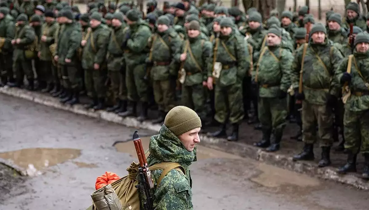Російські солдати в строю під час можливої мобілізації Путіна