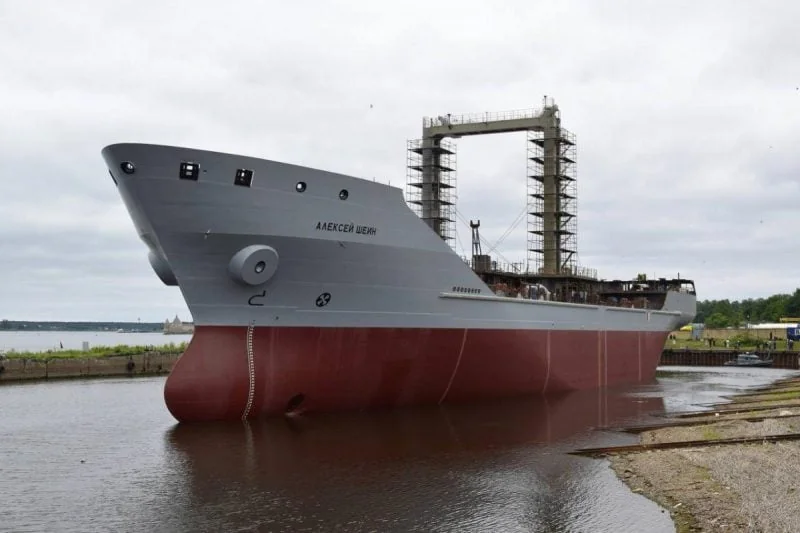 Россия спустила на воду новый танкер «Алексей Шеин» для ВМФ Танкер «Алексей Шеин» проекта 23130 спущен на воду на Невском заводе