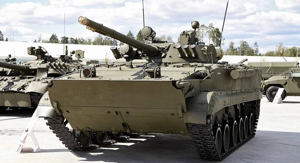 Модернізована БМП-3 з додатковим бронюванням і 30-мм гарматою 2А72
