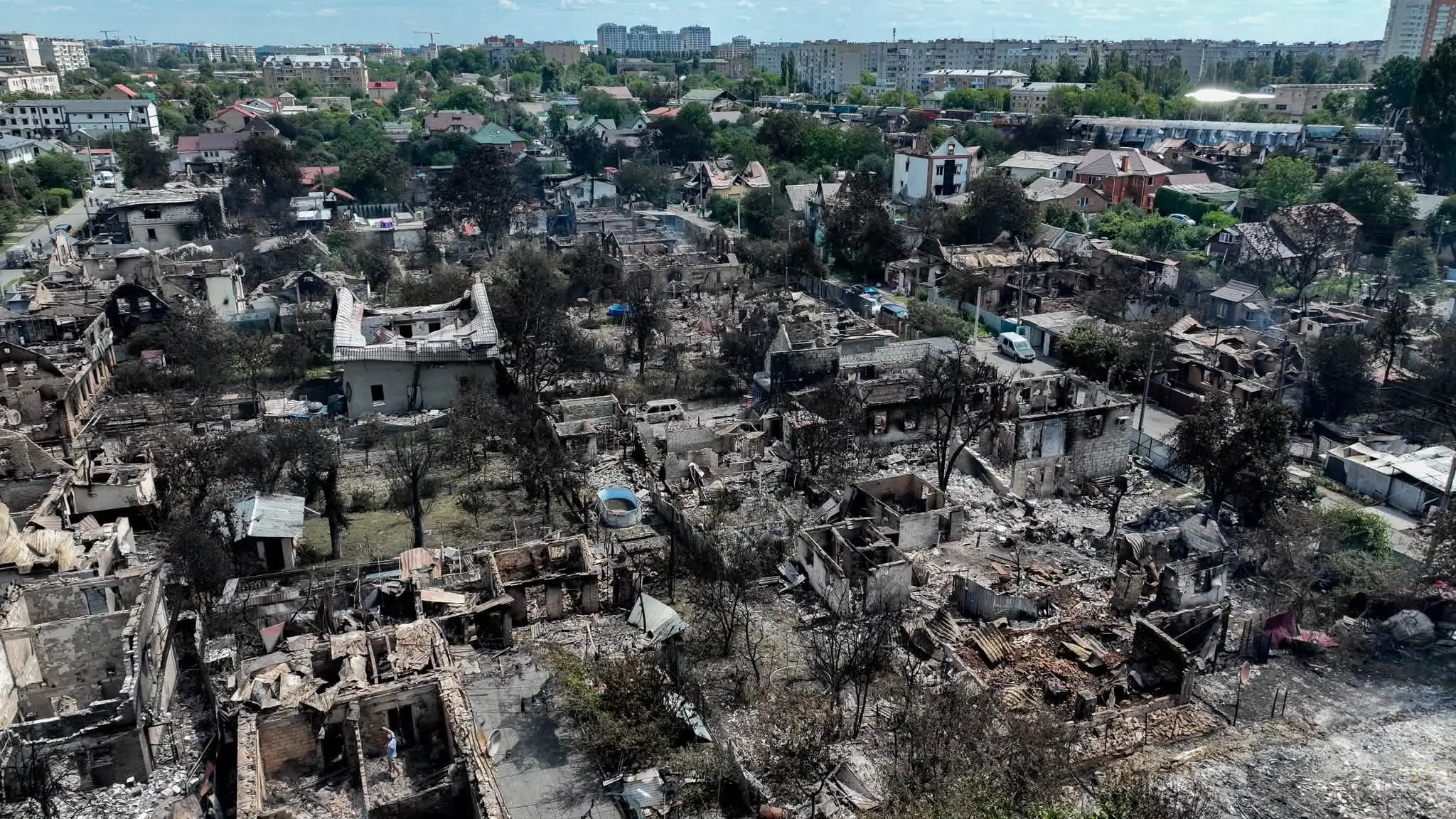 Зруйновані будинки Вишневого після вибухів боєприпасів на підприємстві Укроборонпрому